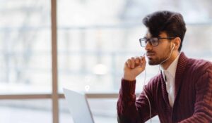 Hybride werken bemoeilijkt re-integratie: face-to-face contact cruciaal bij langdurig verzuim